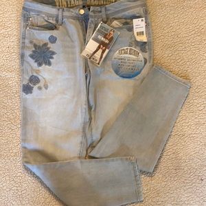 REWASH Vintage Reunion embroidered Karma Classic Rise size 11 length 30